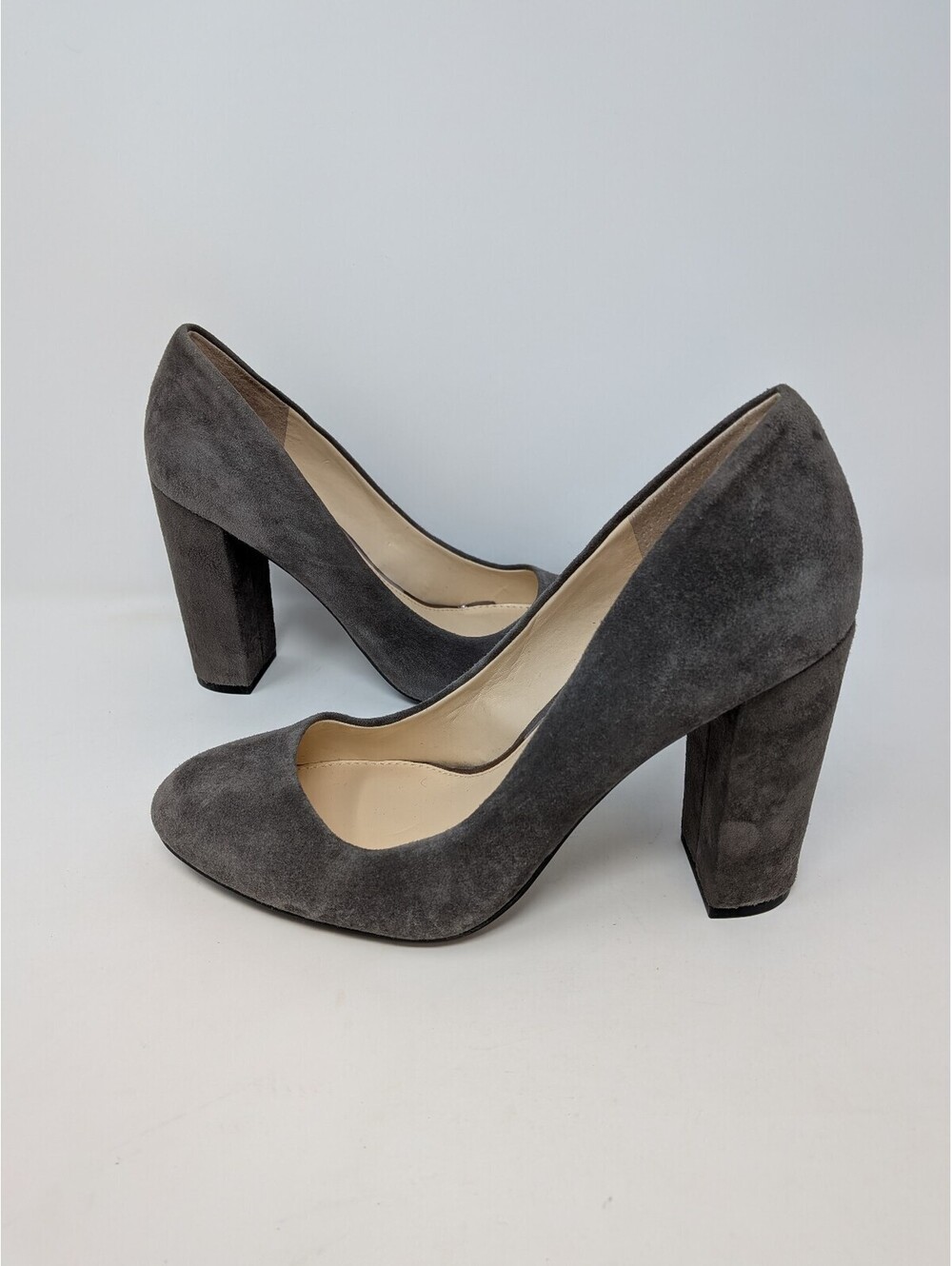 Jessica Simpson Women’s 7.5M Gray Suede Round Toe Chunky Block Heel Pumps